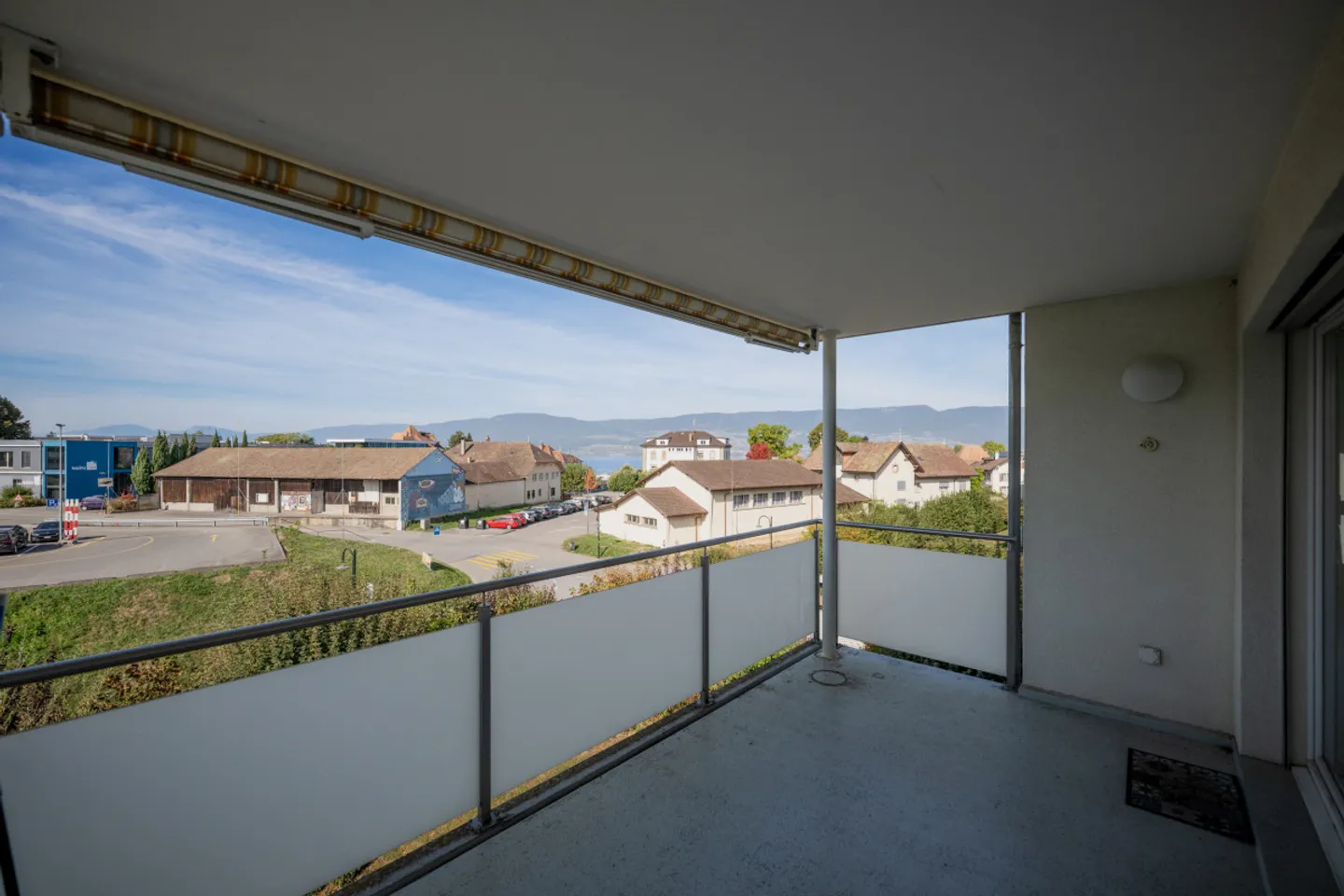 OPPORTUNITY TO GRAB IN THE HEART OF ESTAVAYER: Bright 4.5-room apartment - Photo 4 of 14