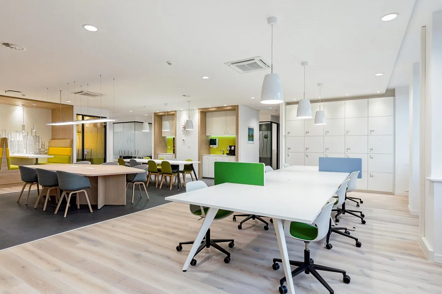 Privatbüro für 15 Personen bei Regus Hauptbahnhof - Foto 9 von 10