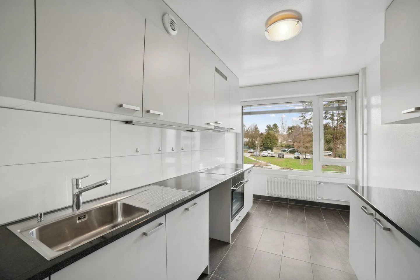 Geräumige 5-Zimmer-Wohnung - 130m2 - Hell und grüne Umgebung - Foto 5 von 10