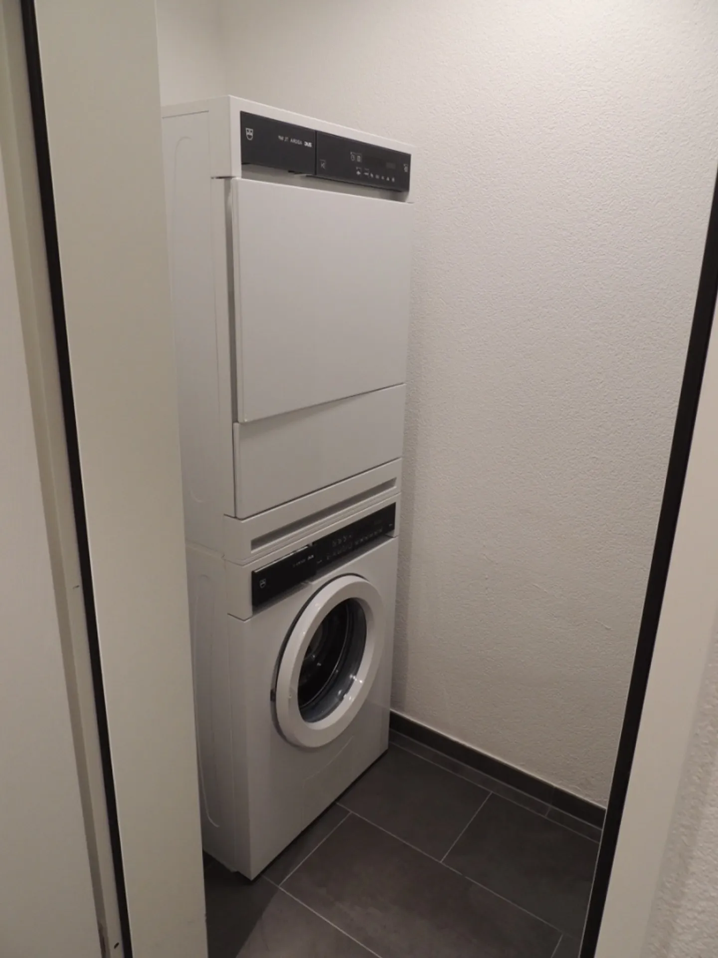 Grosszügige Dachwohnung mit Liftzugang - Foto 11 von 13