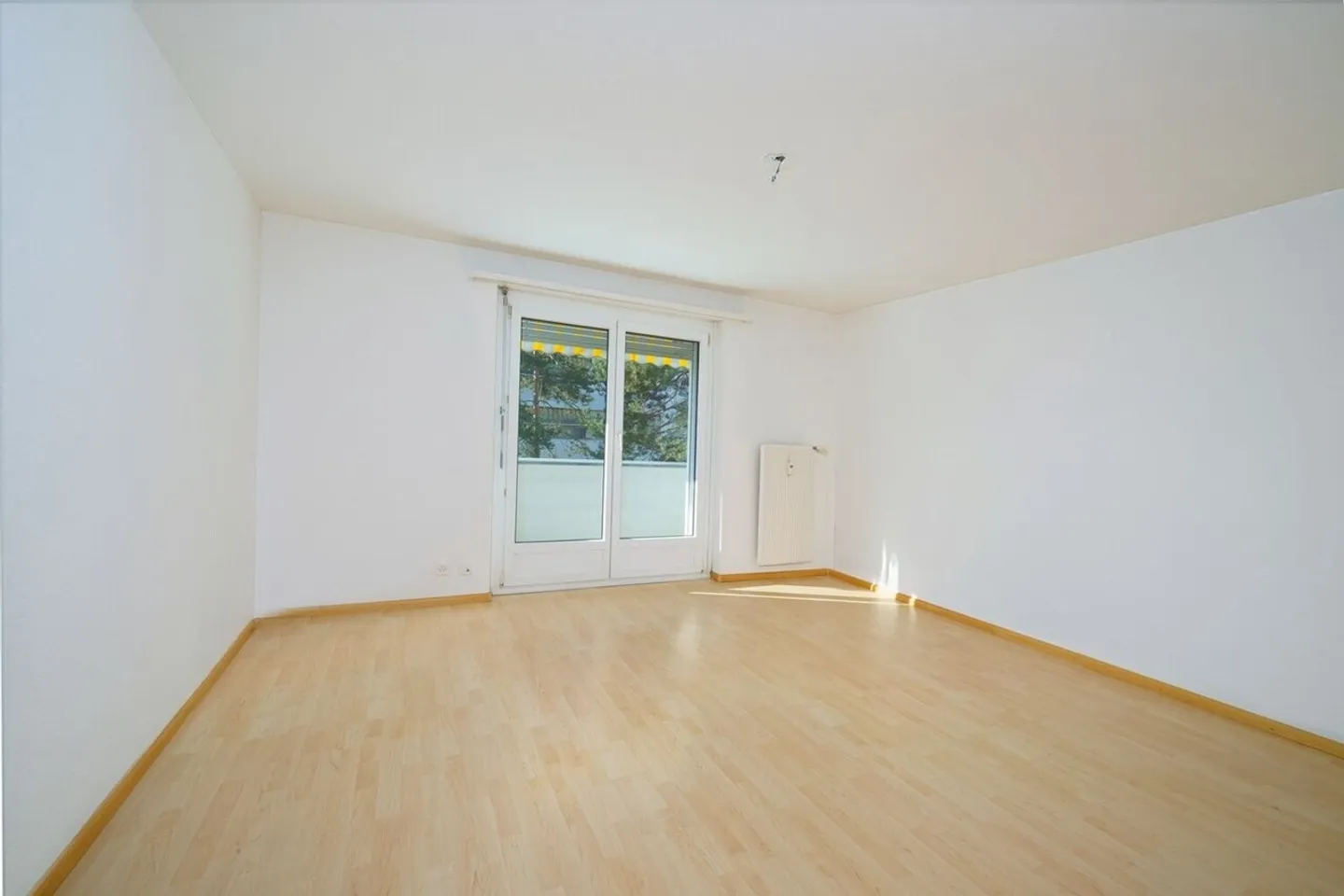 Sunny 3-room apartment in Pratteln - ideal for couples & singles - Photo 3 of 9