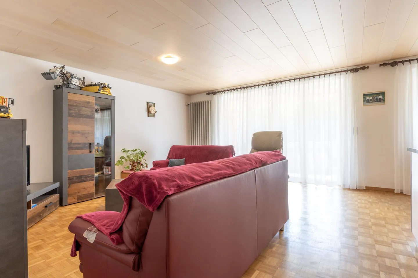 Appartement confortable de 3,5 pièces avec balcon et deux places de parking souterrain - Photo 7 sur 17