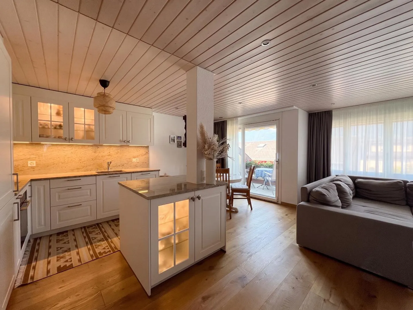 4.5 Room Attic Apartment in Gwatt - Photo 2 of 10