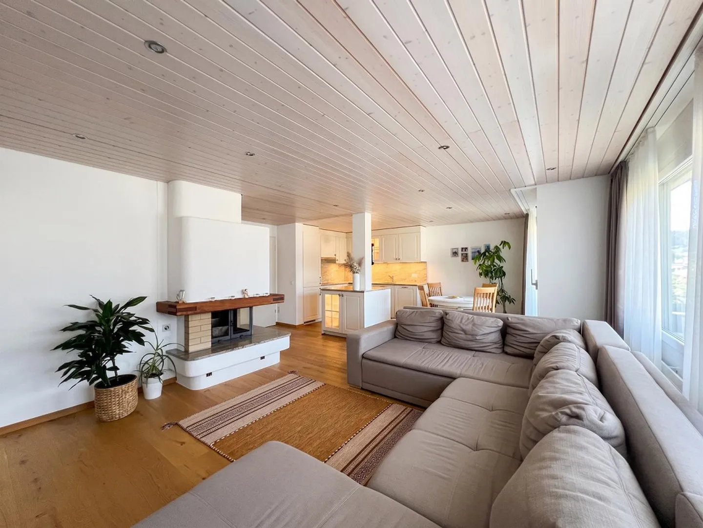 4.5 Room Attic Apartment in Gwatt - Photo 6 of 10