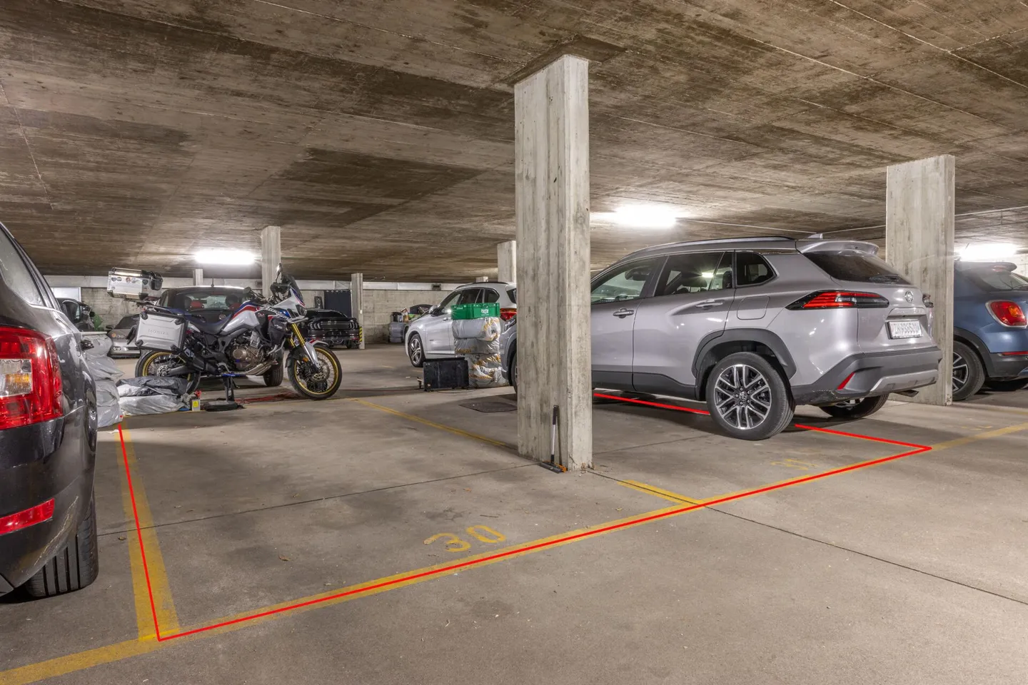 Appartement confortable de 3,5 pièces avec balcon et deux places de parking souterrain - Photo 14 sur 17
