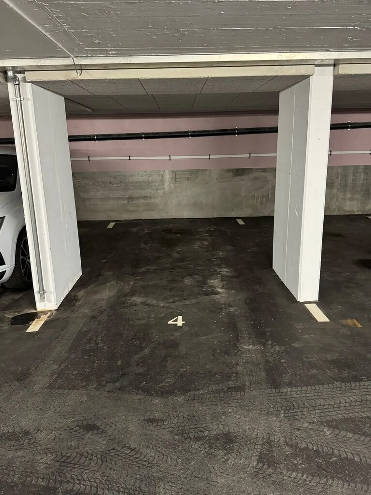 Place de stationnement pour voiture à Tittwiesenstrasse - Photo 2 sur 2