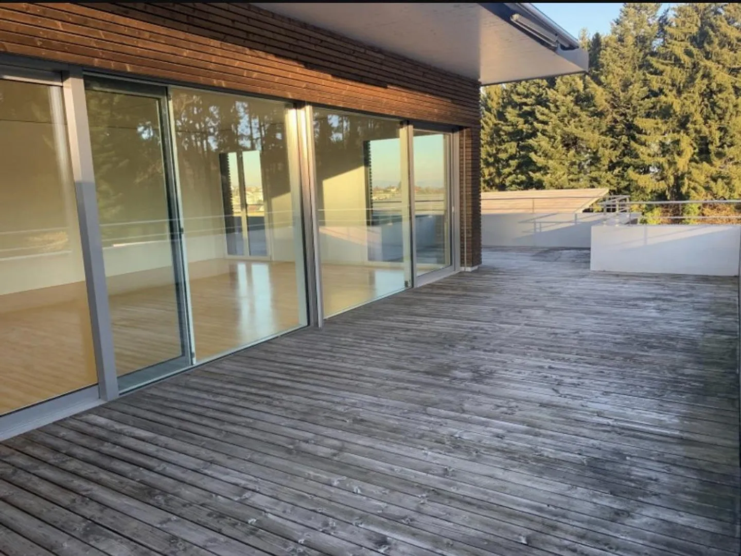 Appartement 4.5 pièces avec grande terrasse - Photo 1 sur 10