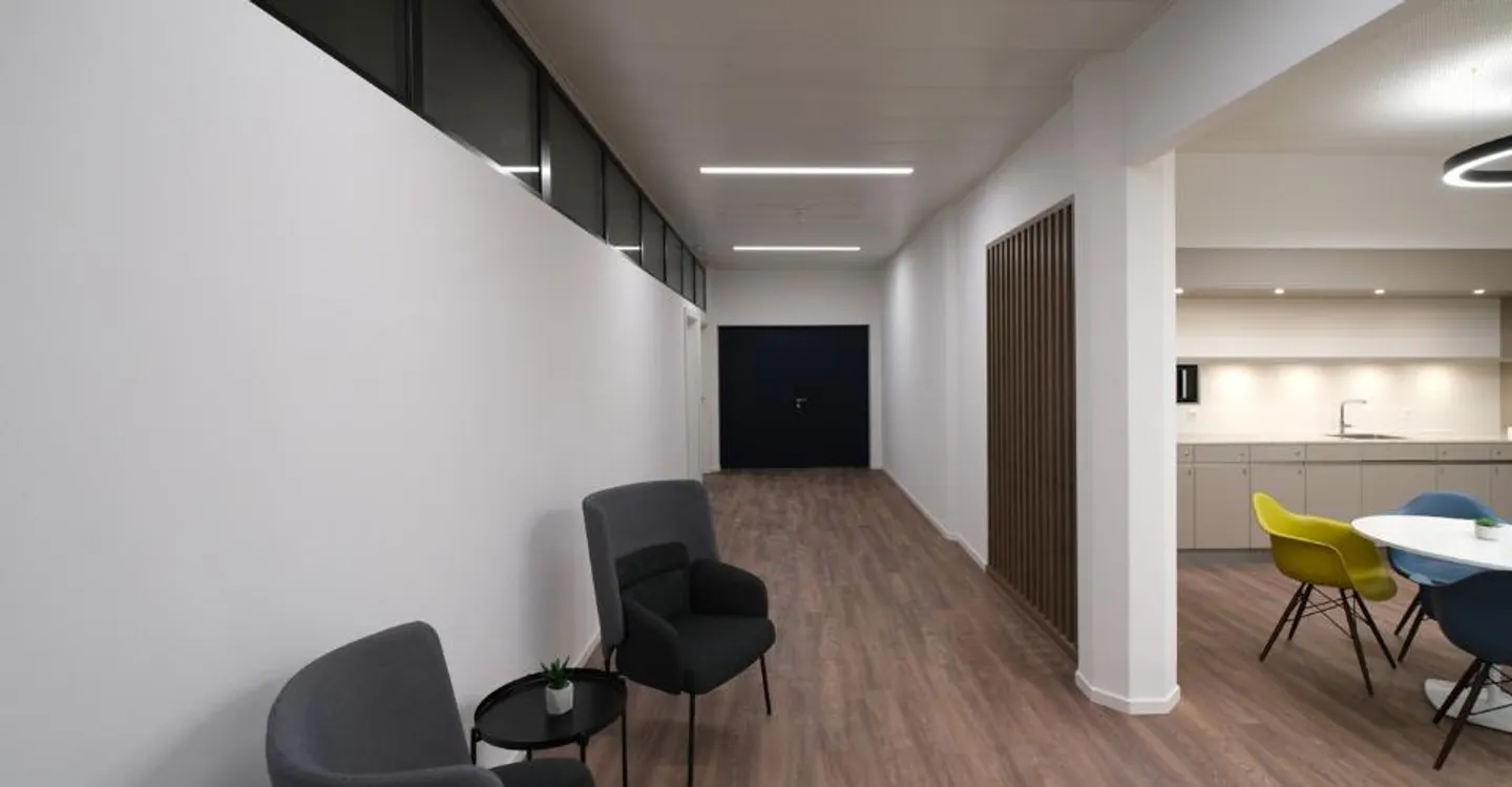 Avouillons - turnkey office spaces - Photo 2 of 3