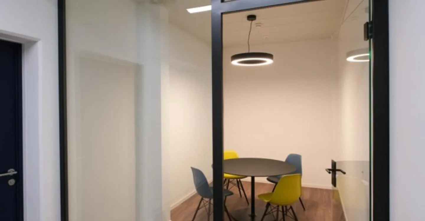 Avouillons - turnkey office spaces - Photo 3 of 3