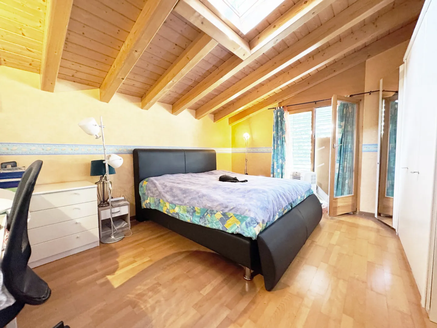 VILLA OF EXCEPTIONALITY IN THE HEART OF SAVIÈSE WITH BUILDABLE LAND! - Photo 7 of 11