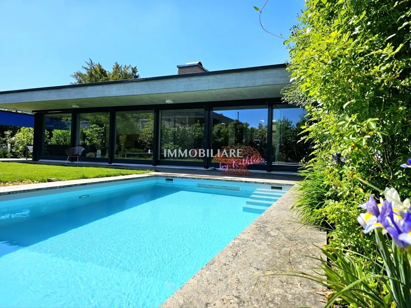 «Luxus Architektenvilla mit höchster Energieeffizienz und Baureserve» - Foto 1 von 13