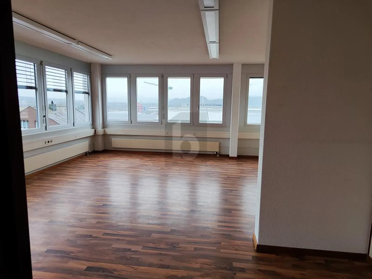 «PRAKTISCHE RÄUMLICHKEIT FÜR IHRE UNTERNEHMUNG 04» - Foto 2 von 4