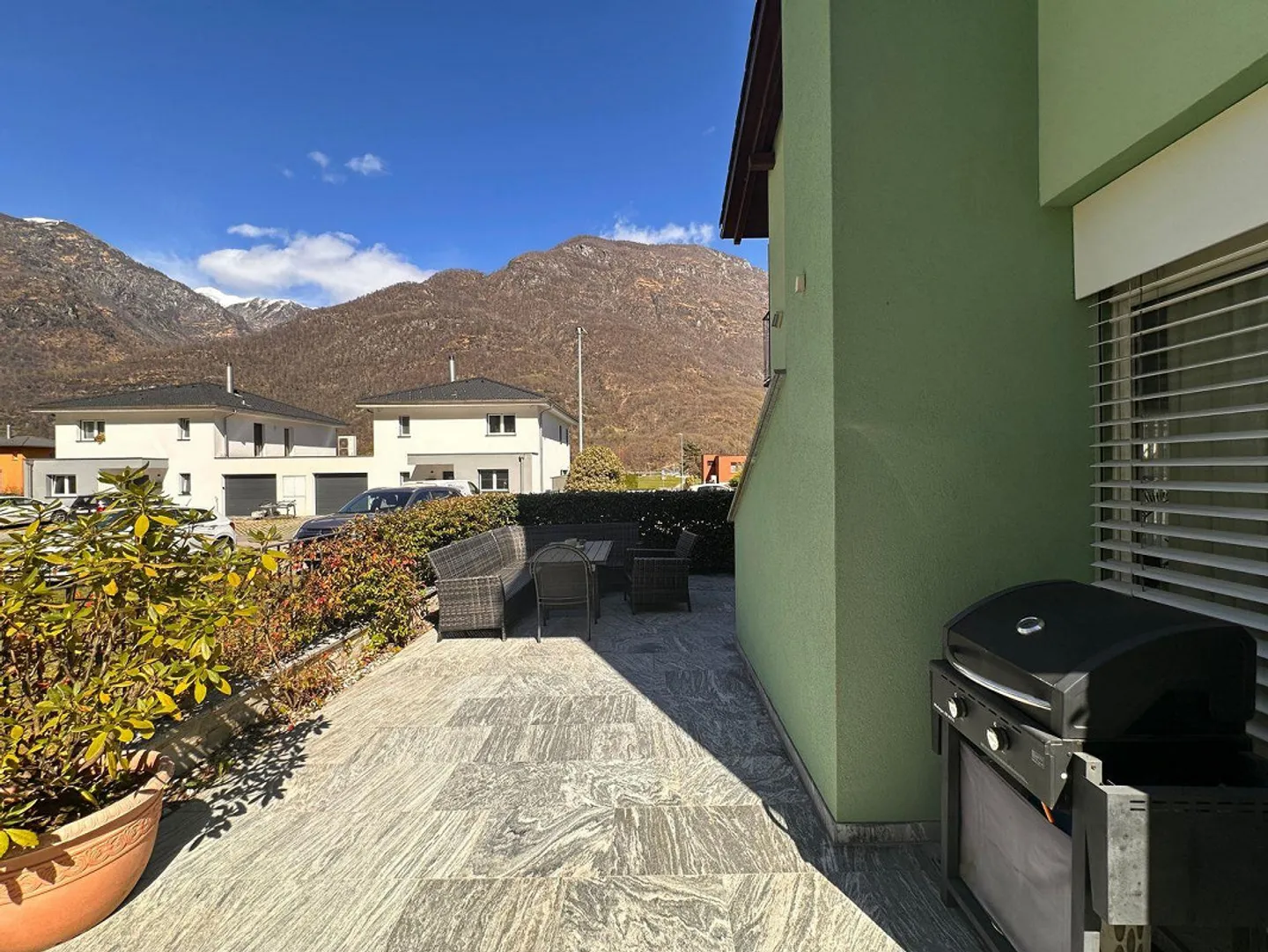 Single-family house with garden, mountain view and modern technology in Moghegno - Photo 10 of 19