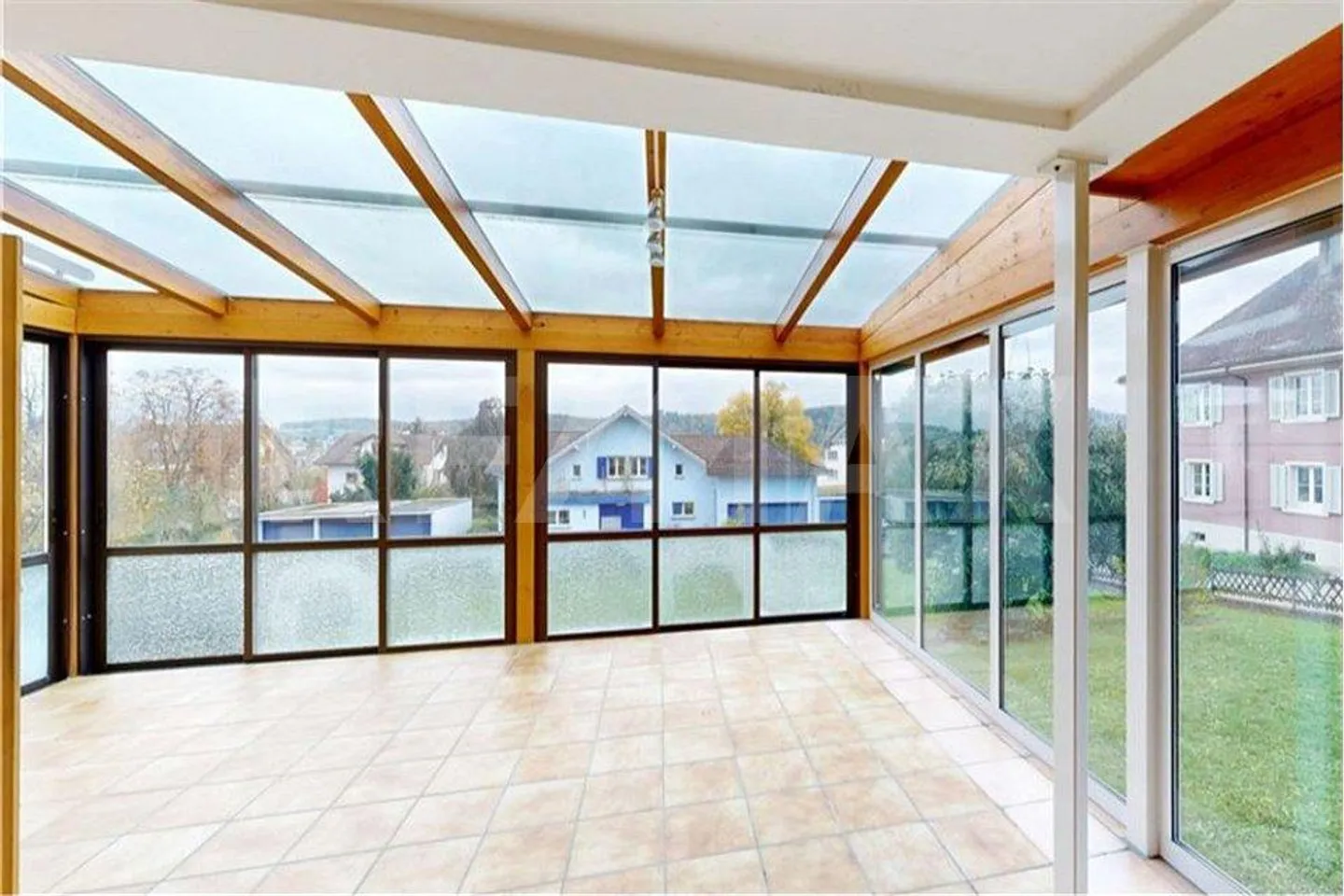 4.5 Room Single Family House with Plenty of Surroundings - Ideal for New Construction or Renovation - Photo 8 of 13