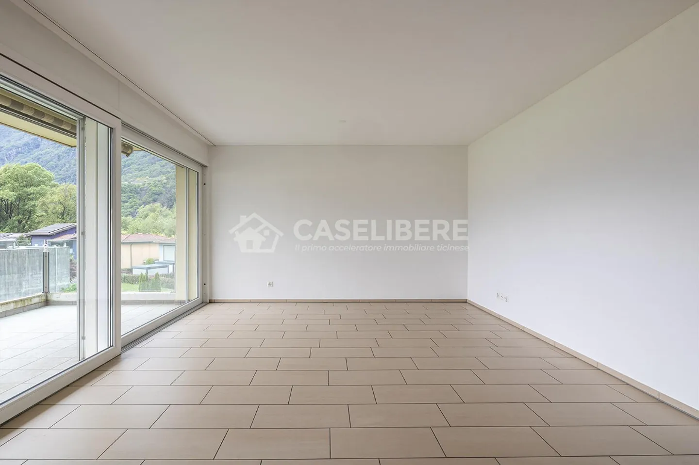 ELEGANT 4.5 ROOMS IN BELLINZONA NORTH - Photo 2 of 15