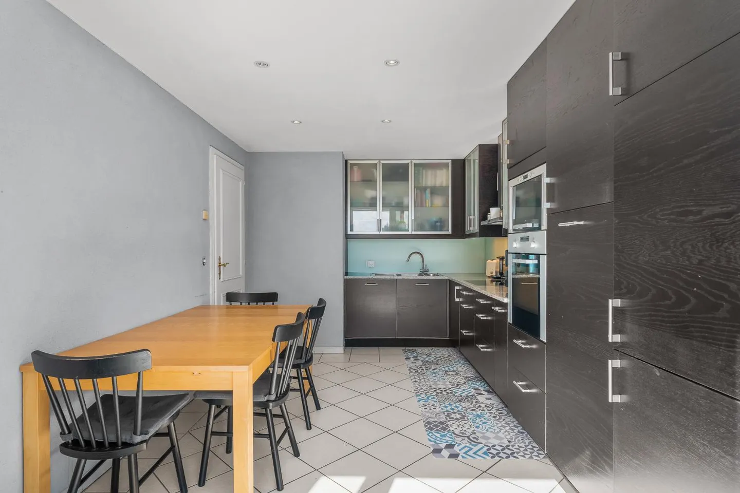 Charming detached house + independent studio - ideally located close to - Photo 9 of 19