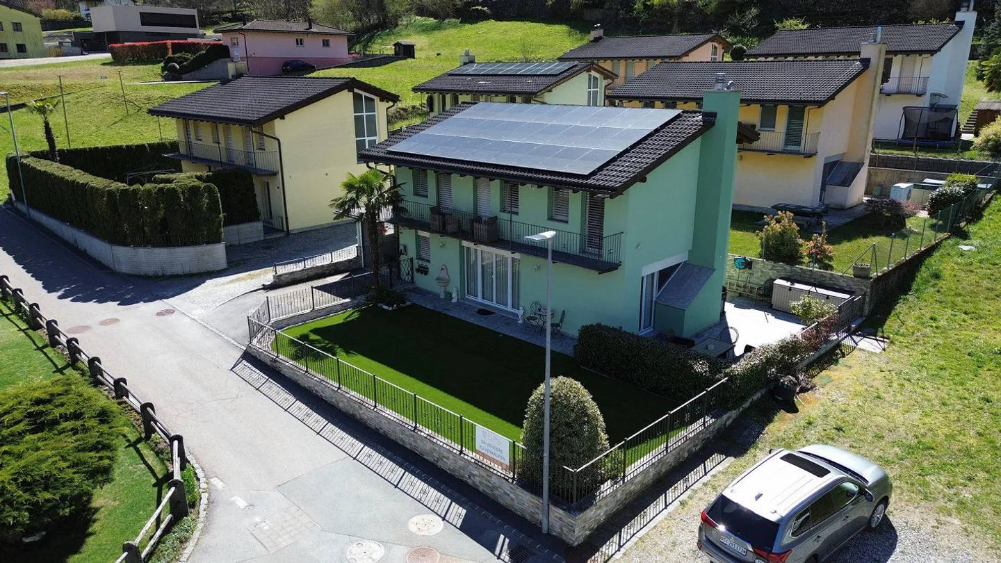 Single-family house with garden, mountain view and modern technology in Moghegno - Photo 15 of 19