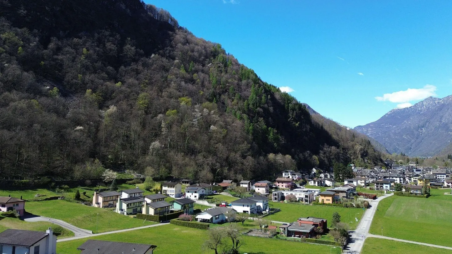 Single-family house with garden, mountain view and modern technology in Moghegno - Photo 19 of 19