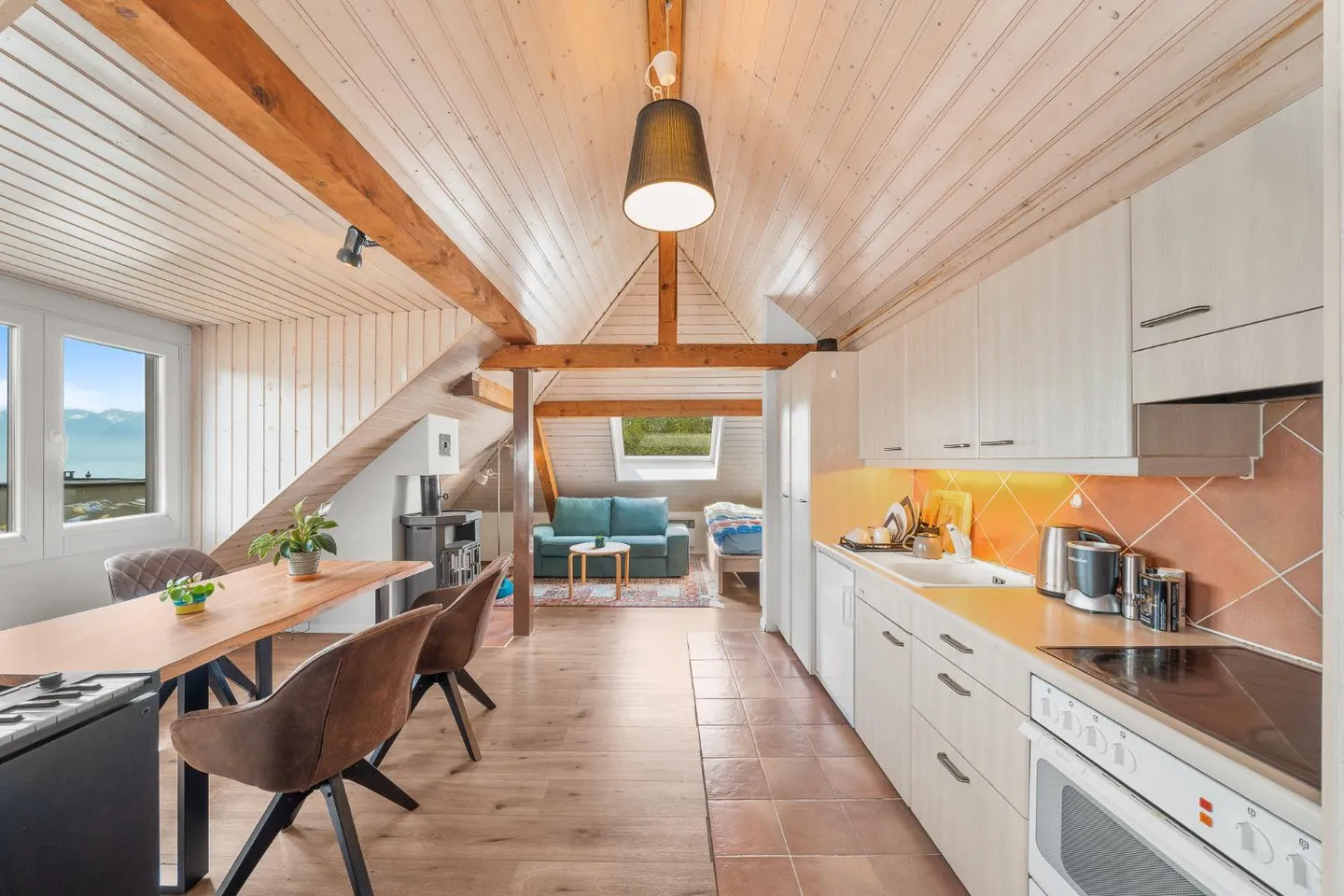 Charming detached house + independent studio - ideally located close to - Photo 16 of 19