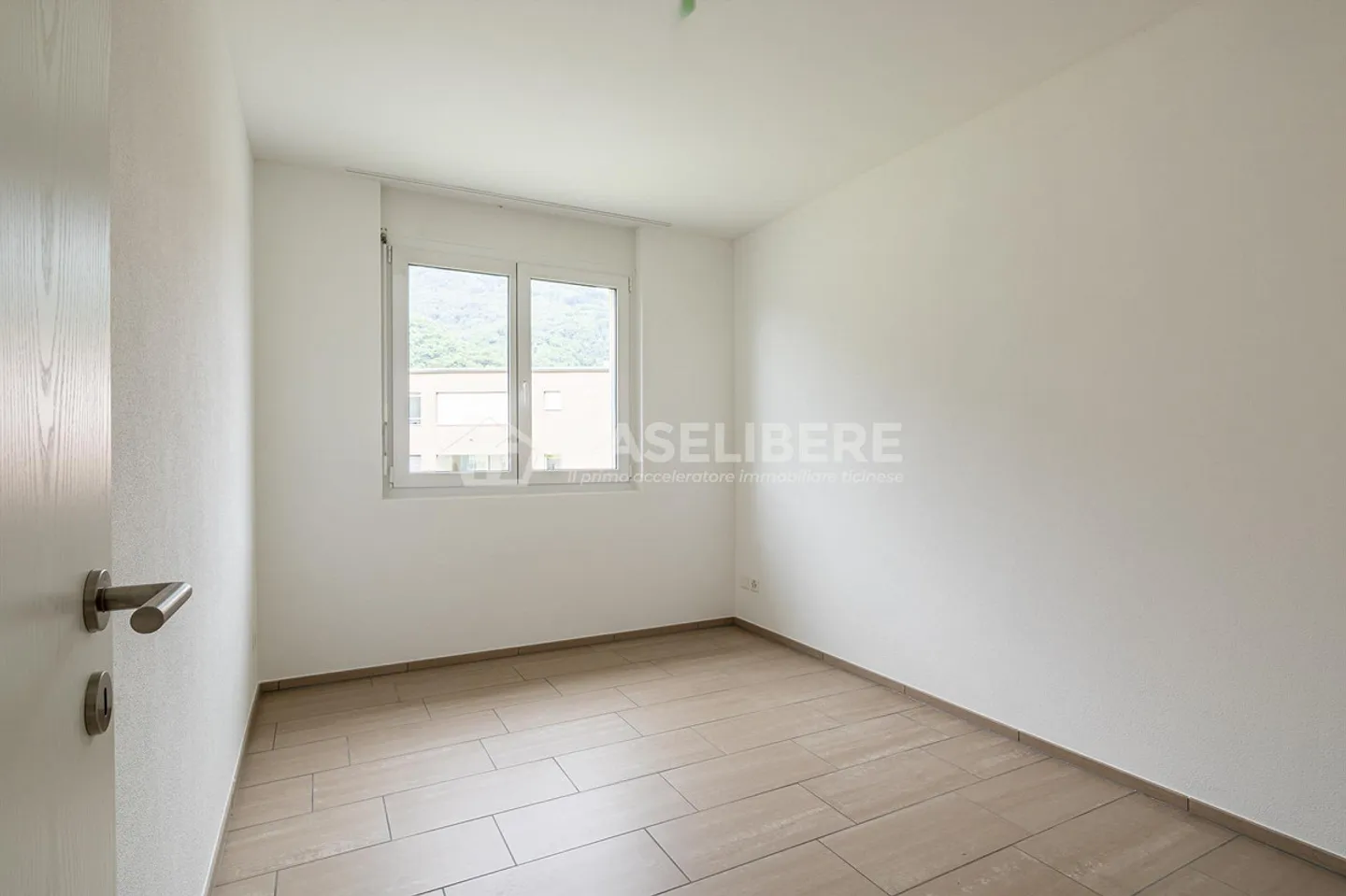 ELEGANT 4.5 ROOMS IN BELLINZONA NORTH - Photo 12 of 15