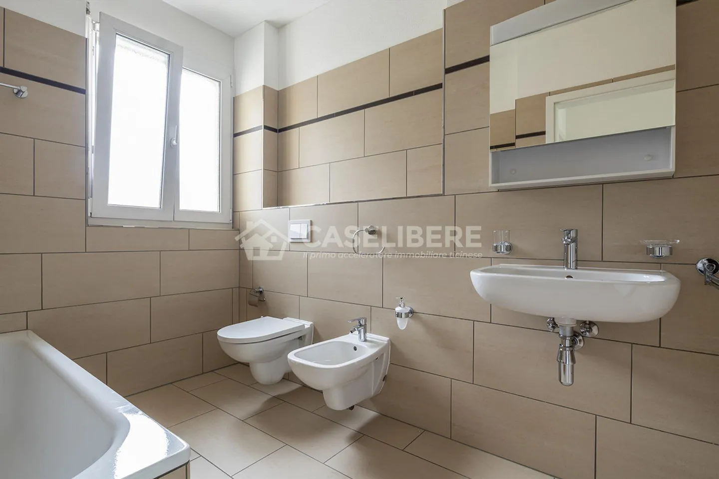 ELEGANT 4.5 ROOMS IN BELLINZONA NORTH - Photo 14 of 15