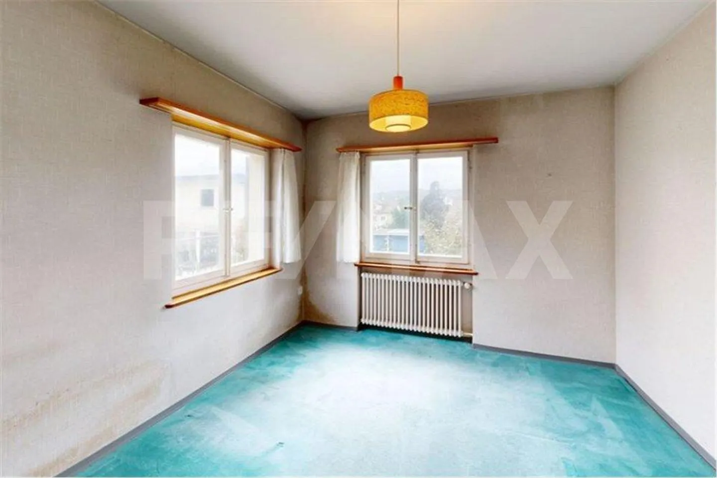 4.5 Room Single Family House with Plenty of Surroundings - Ideal for New Construction or Renovation - Photo 12 of 13