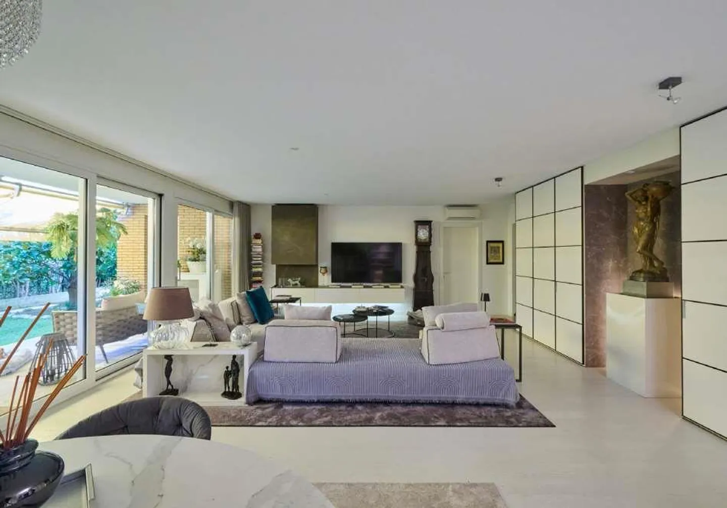 Lugano, außergewöhnliche 5,5-Zimmer-Wohnung mit Garten - Foto 3 von 13