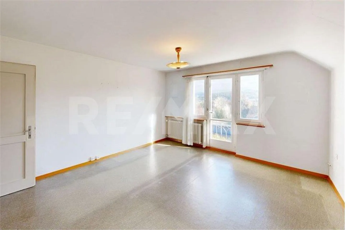 4.5 Room Single Family House with Plenty of Surroundings - Ideal for New Construction or Renovation - Photo 13 of 13