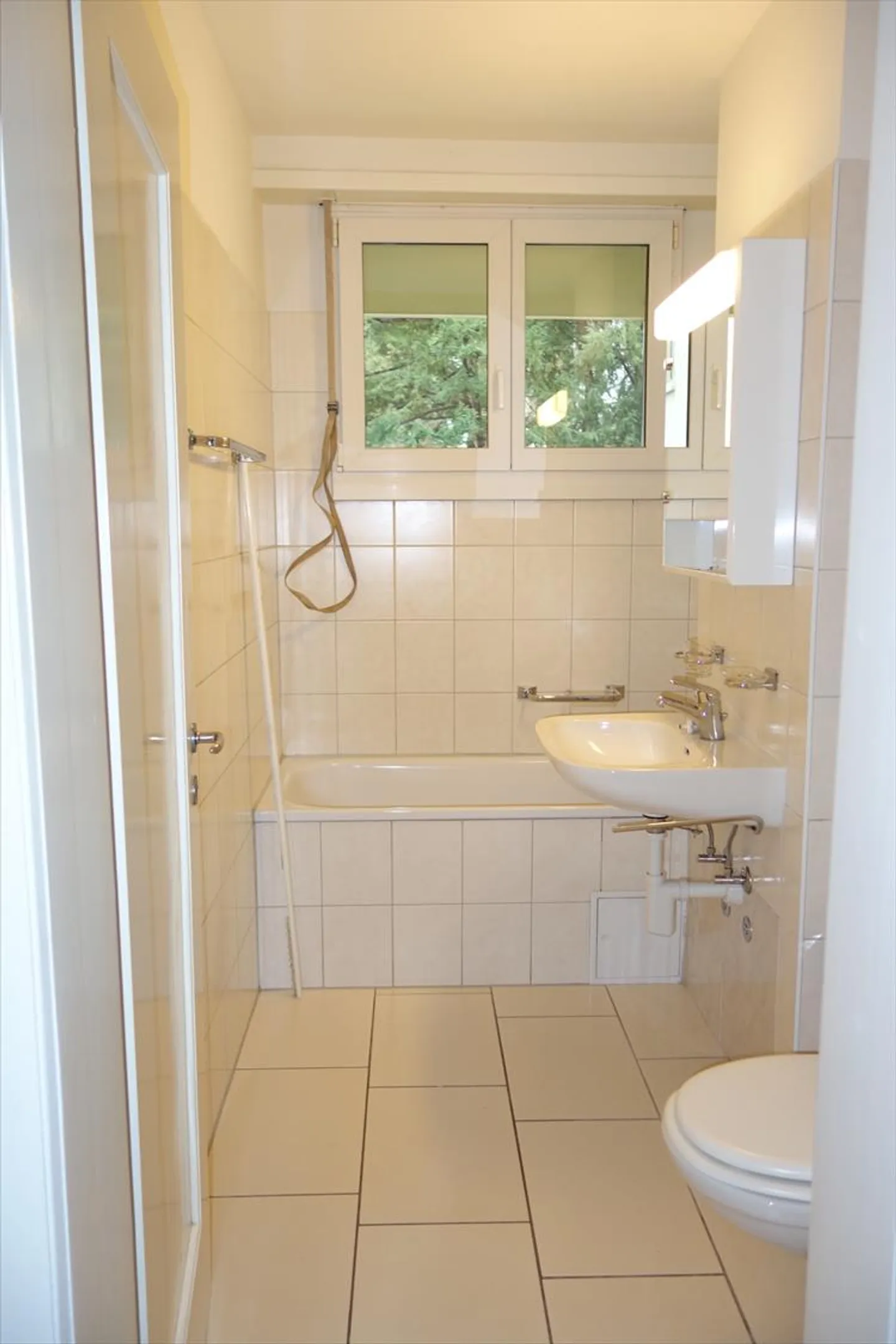 Apartment for rent - Photo 4 of 7