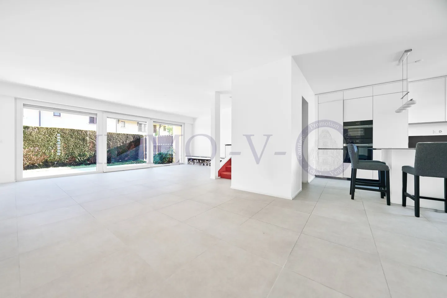 IDEAL GELEGEN IN RUHIGER LAGE MIT GARTEN - Foto 2 von 11