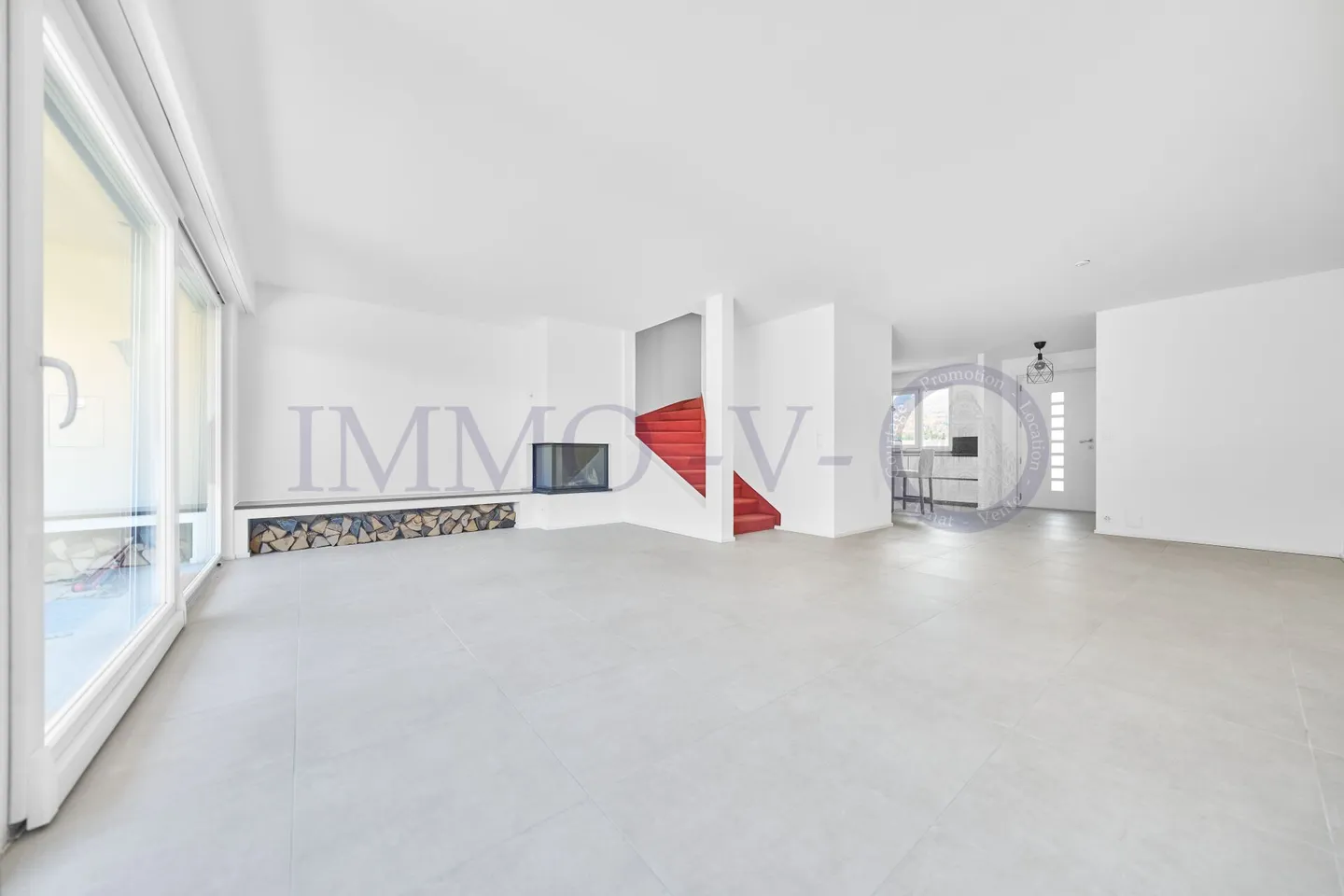 IDEAL GELEGEN IN RUHIGER LAGE MIT GARTEN - Foto 3 von 11