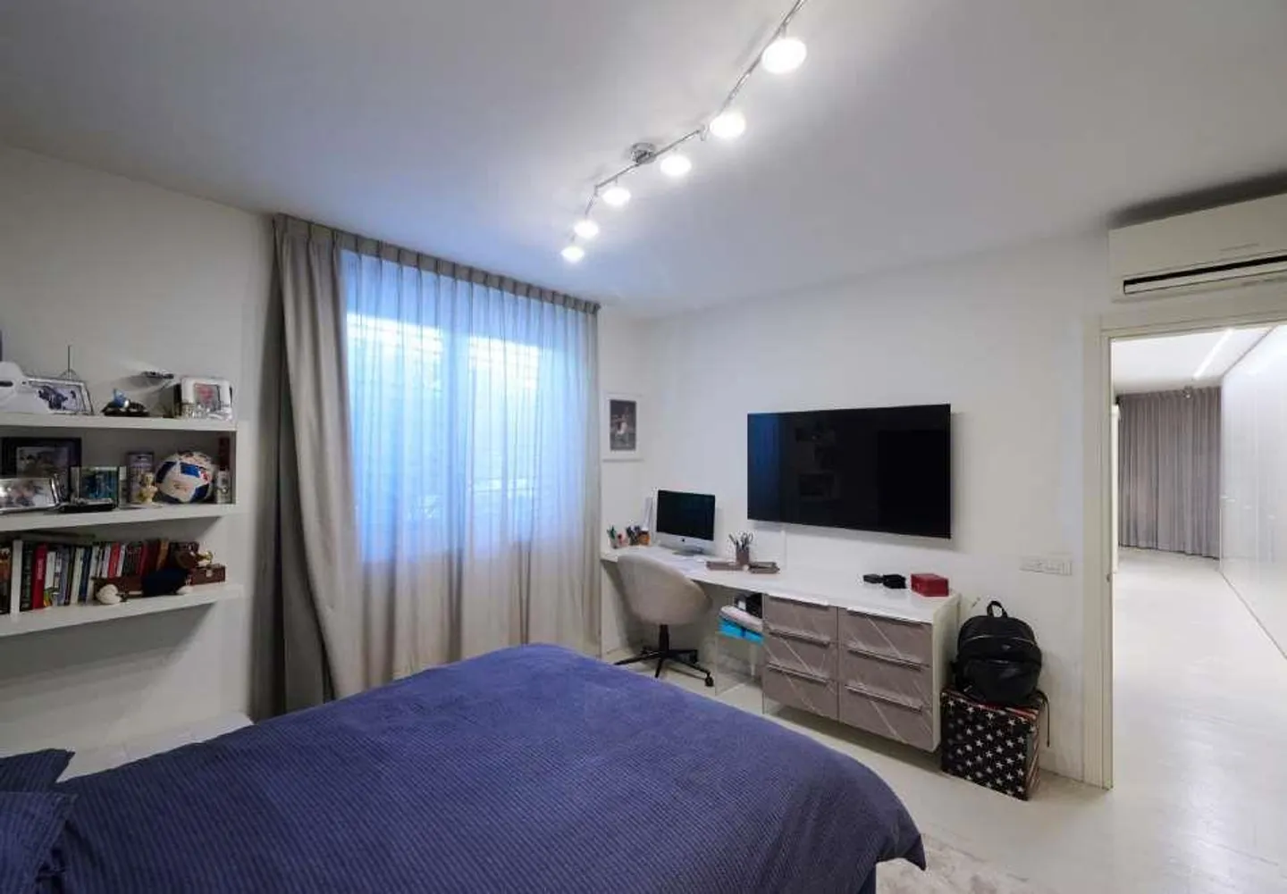 Lugano, außergewöhnliche 5,5-Zimmer-Wohnung mit Garten - Foto 12 von 13