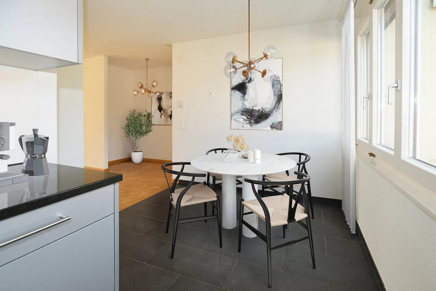 Cozy 2.5-room apartment in Neuhausen - Photo 3 of 7