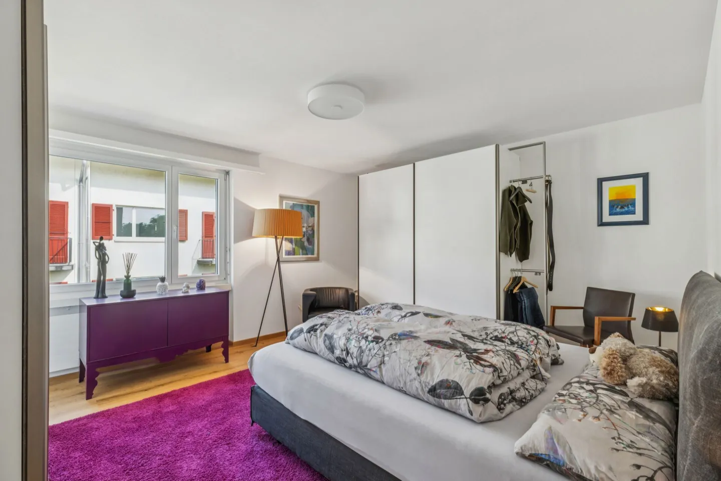 Appartamento modernizzato vicino alla città con garage e parcheggio esterno - Foto 7 di 13