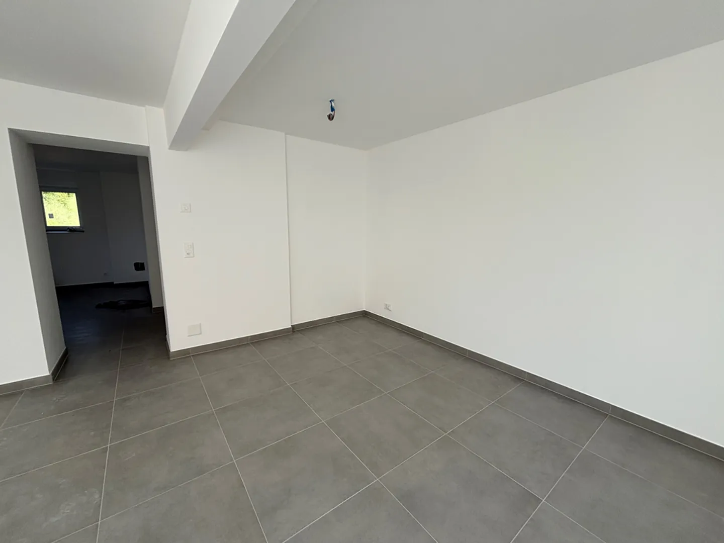 Neuer Gewerberaum mit Terrasse und Lager (1 MONAT MIETE GRATIS) - Foto 3 von 5