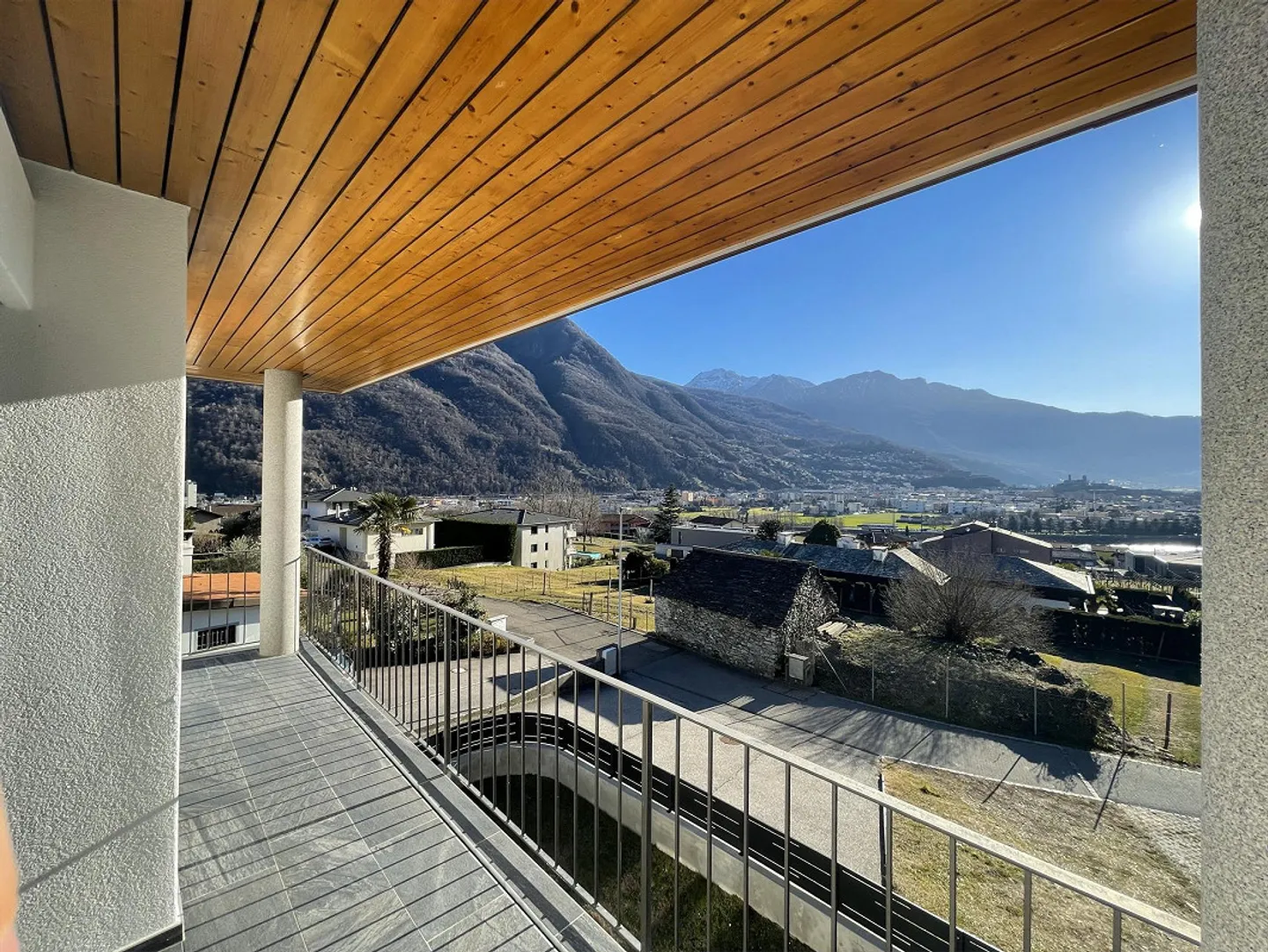 Casa unifamiliare, zona Galbisio, con vista imprendibile su Bellinzona - Foto 1 di 15