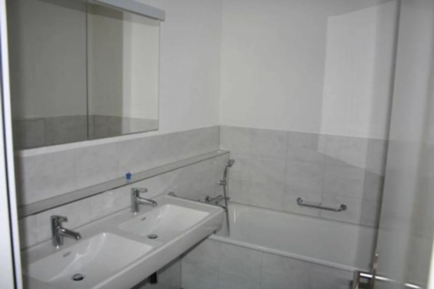 Attico soleggiato di 4,5 stanze con standard di proprietà condominiale - Foto 9 di 11