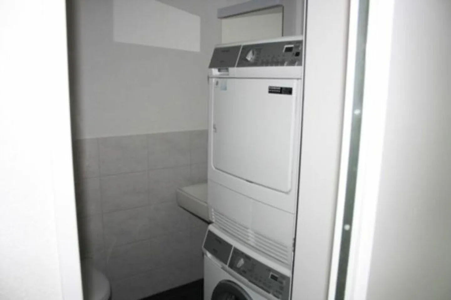 Attico soleggiato di 4,5 stanze con standard di proprietà condominiale - Foto 10 di 11