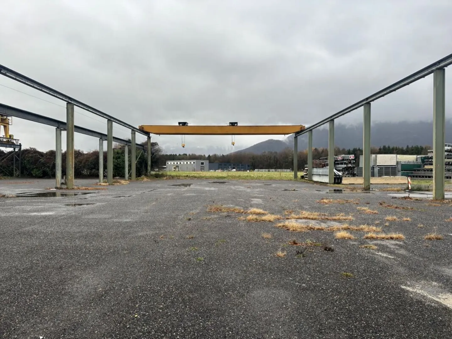 Zu vermieten: BAUGRUNDSTÜCKE und ÜBERBAUTE Flächen auf Industriegelände - Foto 3 di 13