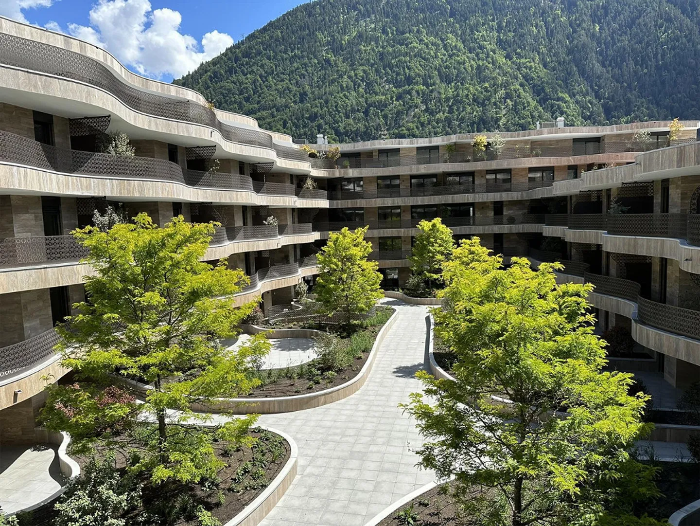 Appartamento nuovo di 4,5 stanze moderno in una posizione privilegiata - Foto 1 di 11