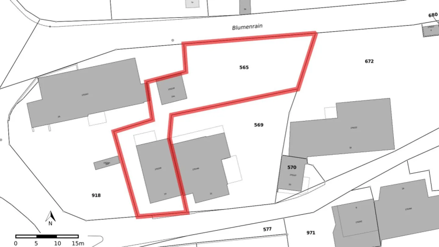 Zentrales Ein- oder Mehrfamilienhaus mit Landreserve - Foto 5 von 24