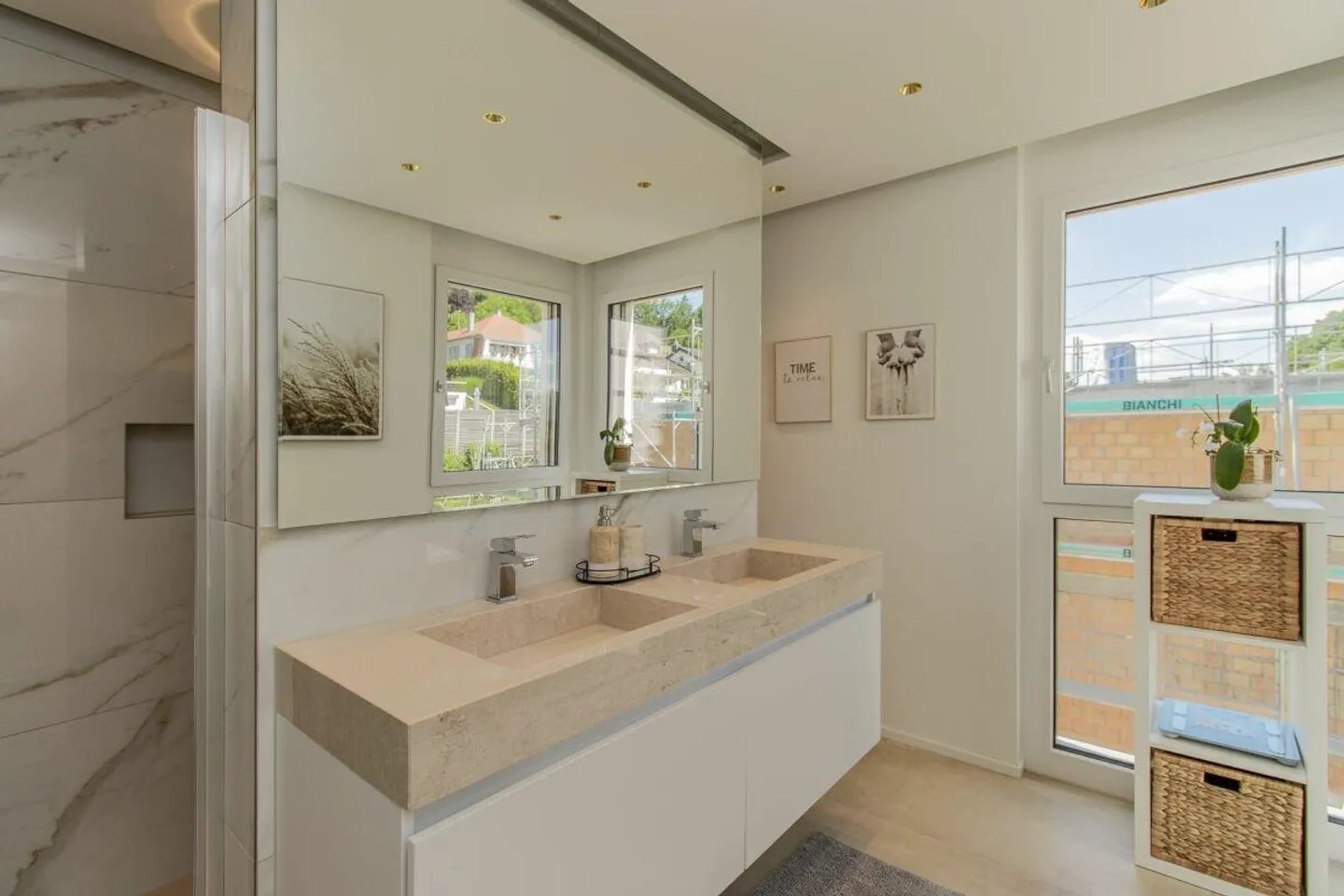 Le design rencontre le confort de vie - Maison individuelle de 5,5 pièces avec aménagement de haute qualité et piscine extérieure - Photo 17 sur 18