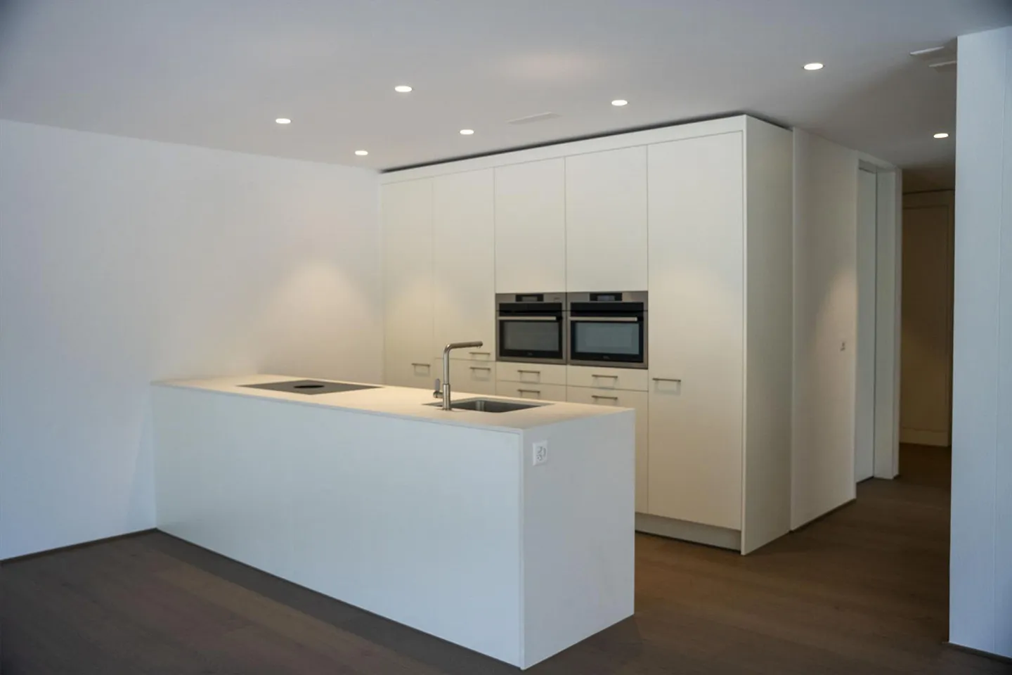 Appartamento nuovo di 4,5 stanze moderno in una posizione privilegiata - Foto 3 di 11