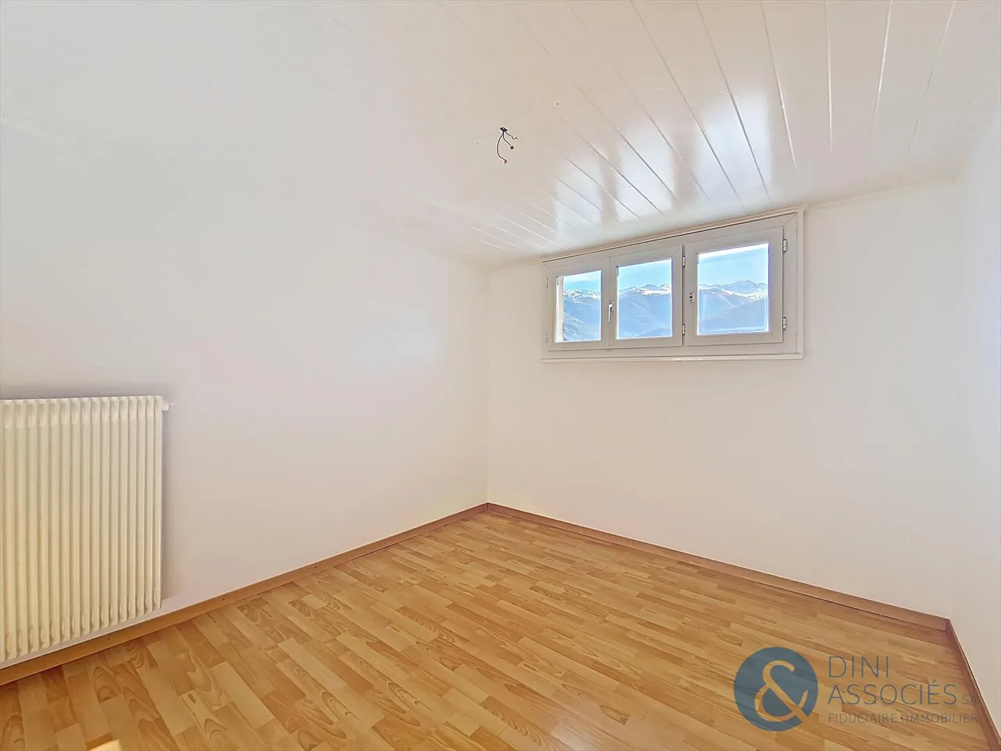 Dachgeschoss 3.5 Zimmer - Foto 3 von 8