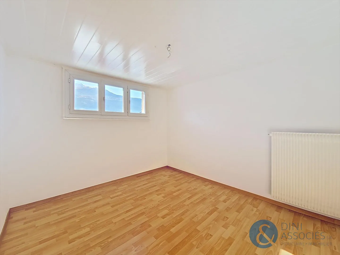 Dachgeschoss 3.5 Zimmer - Foto 4 von 8