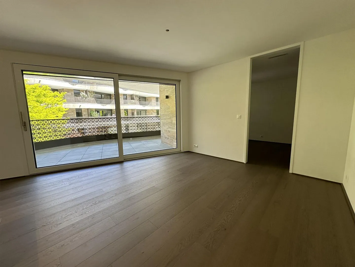 Appartamento nuovo di 4,5 stanze moderno in una posizione privilegiata - Foto 5 di 11