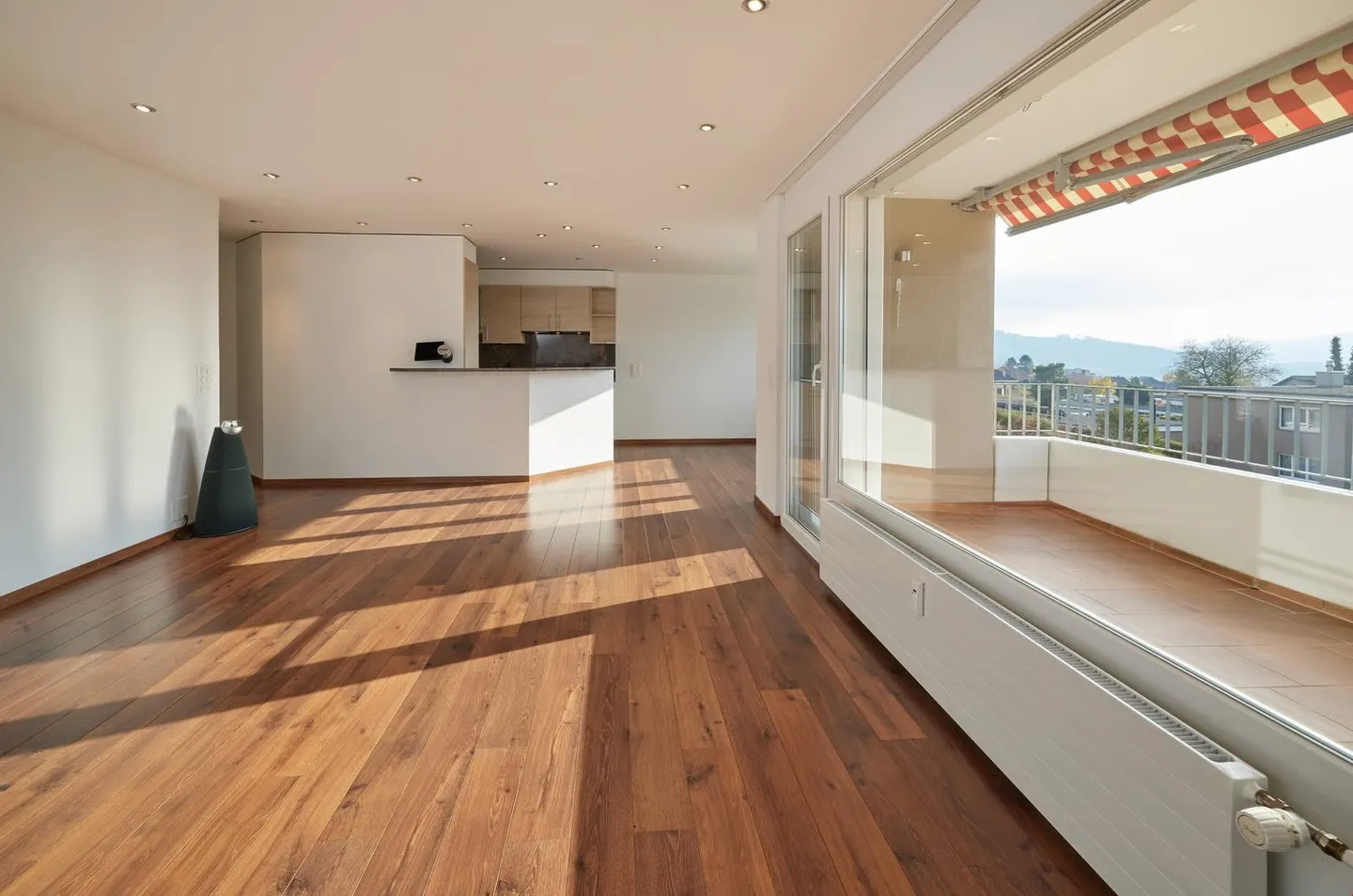 Appartamento 4½ locali, alto standard di costruzione, bella vista - Foto 2 di 17