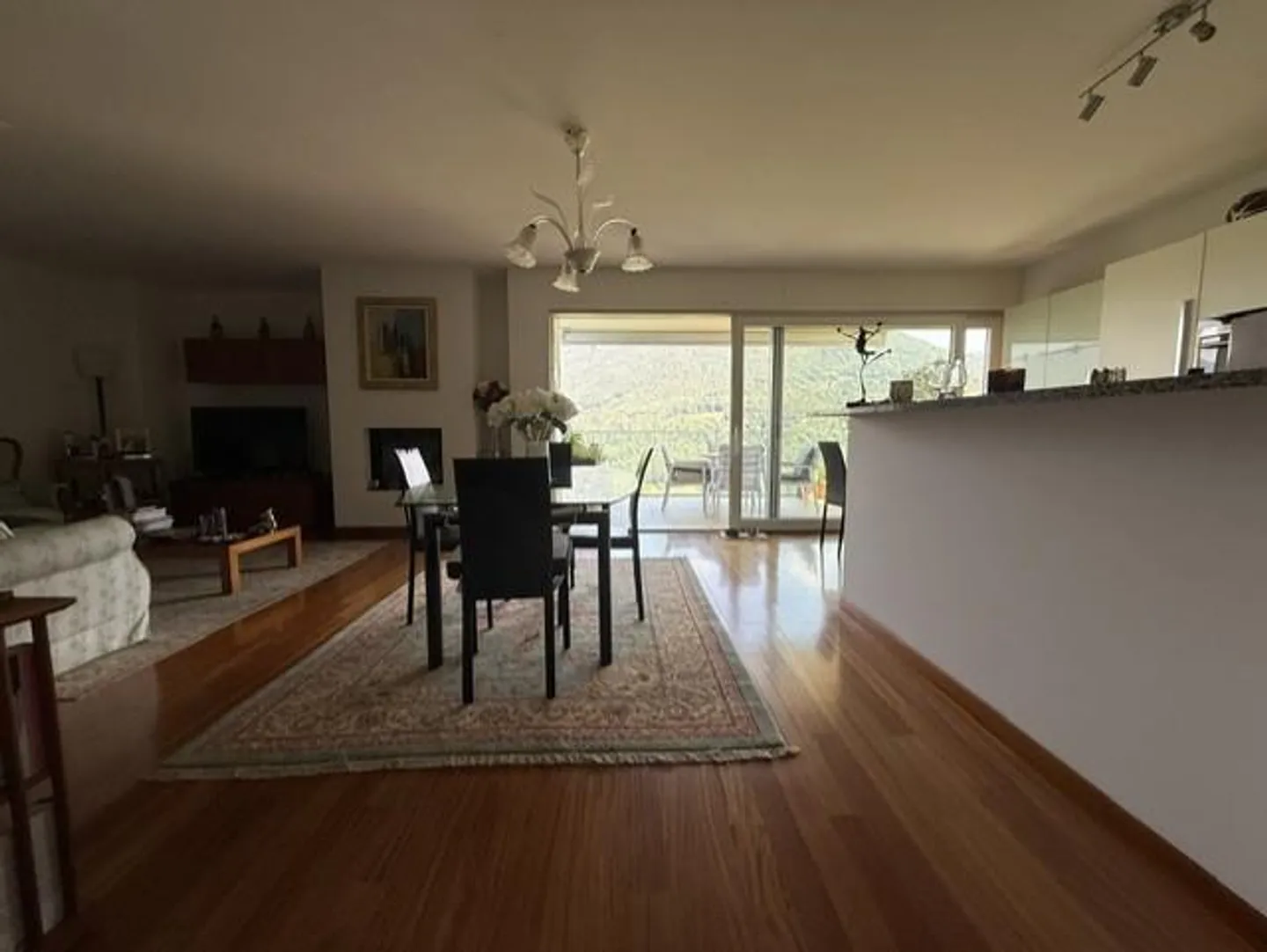 Duplex spectaculaire avec vue sur le lac - Photo 3 sur 9