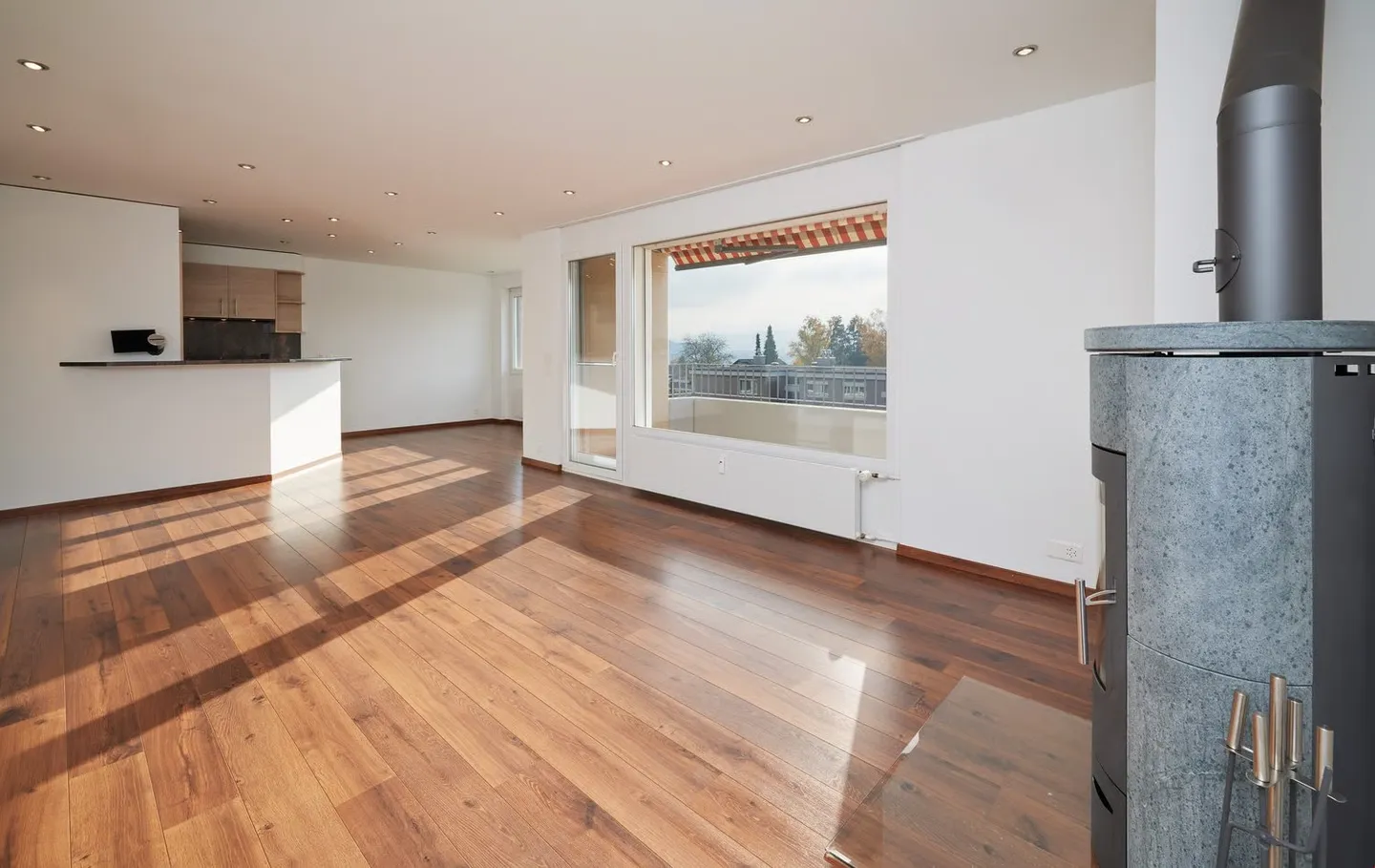 Appartamento 4½ locali, alto standard di costruzione, bella vista - Foto 3 di 17