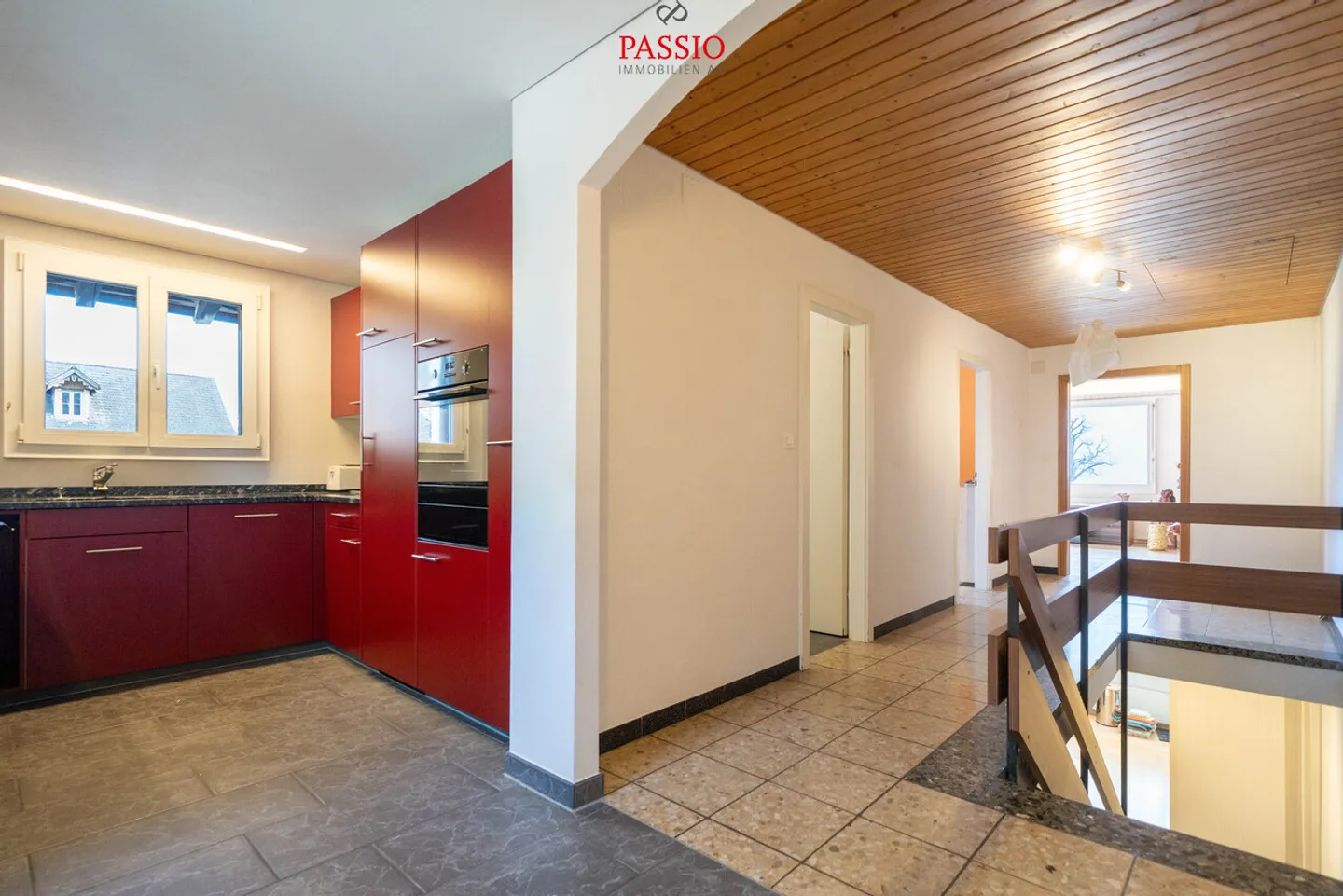 Casa bifamiliare di 7,5 stanze con vista lago e potenziale - Foto 20 di 34